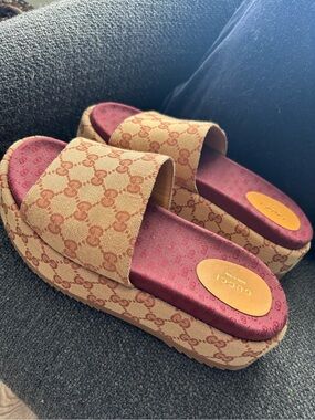 Gucci Tan GG Canvas Platform Slide Sandals with Burgundy Footbed